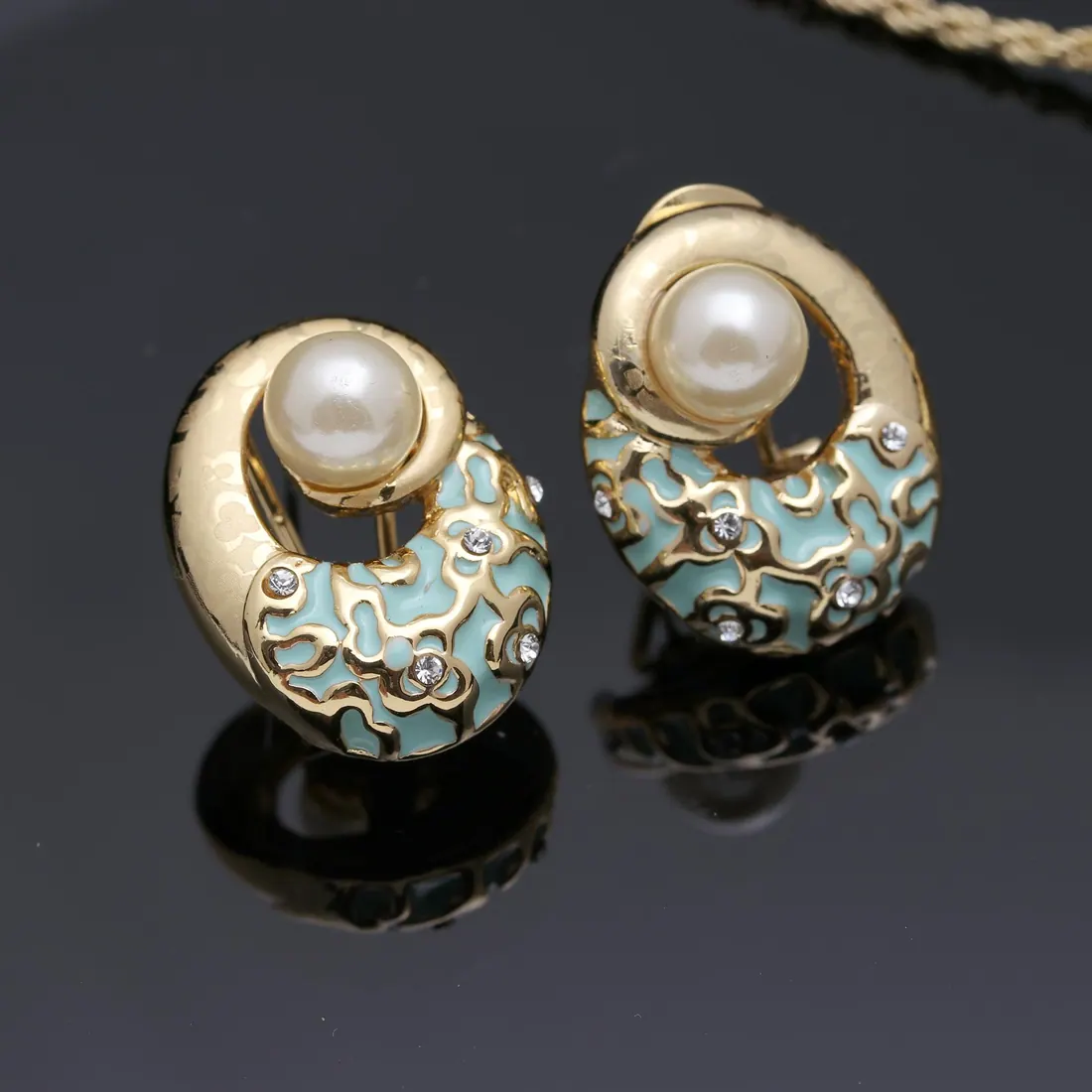Pearl & Mint Enamel Pendant Set